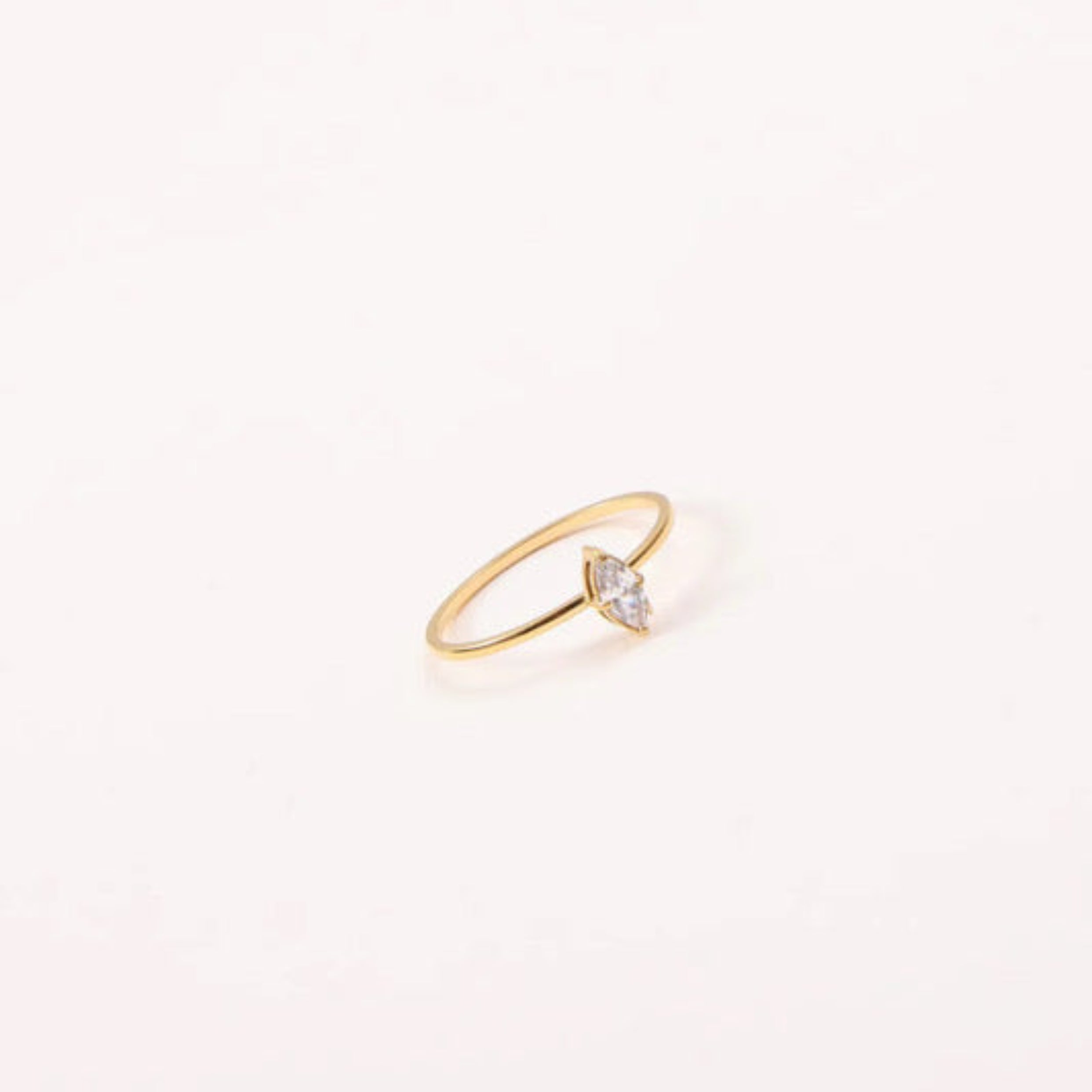 Hypoallergenic gold ring for women