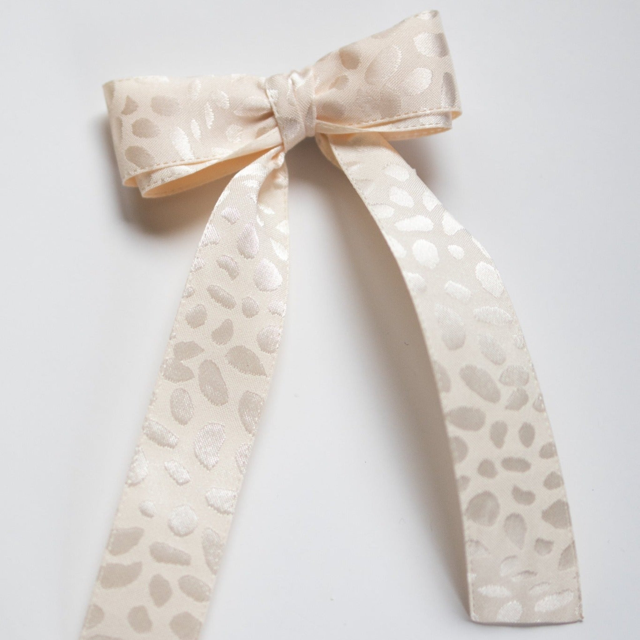 cream medium bow