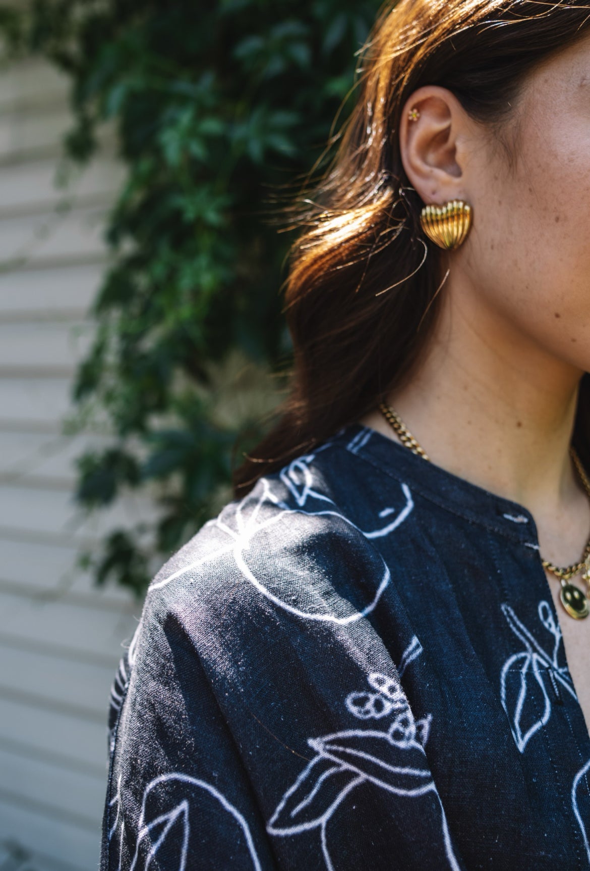 Statement Earrings: Heart Shell