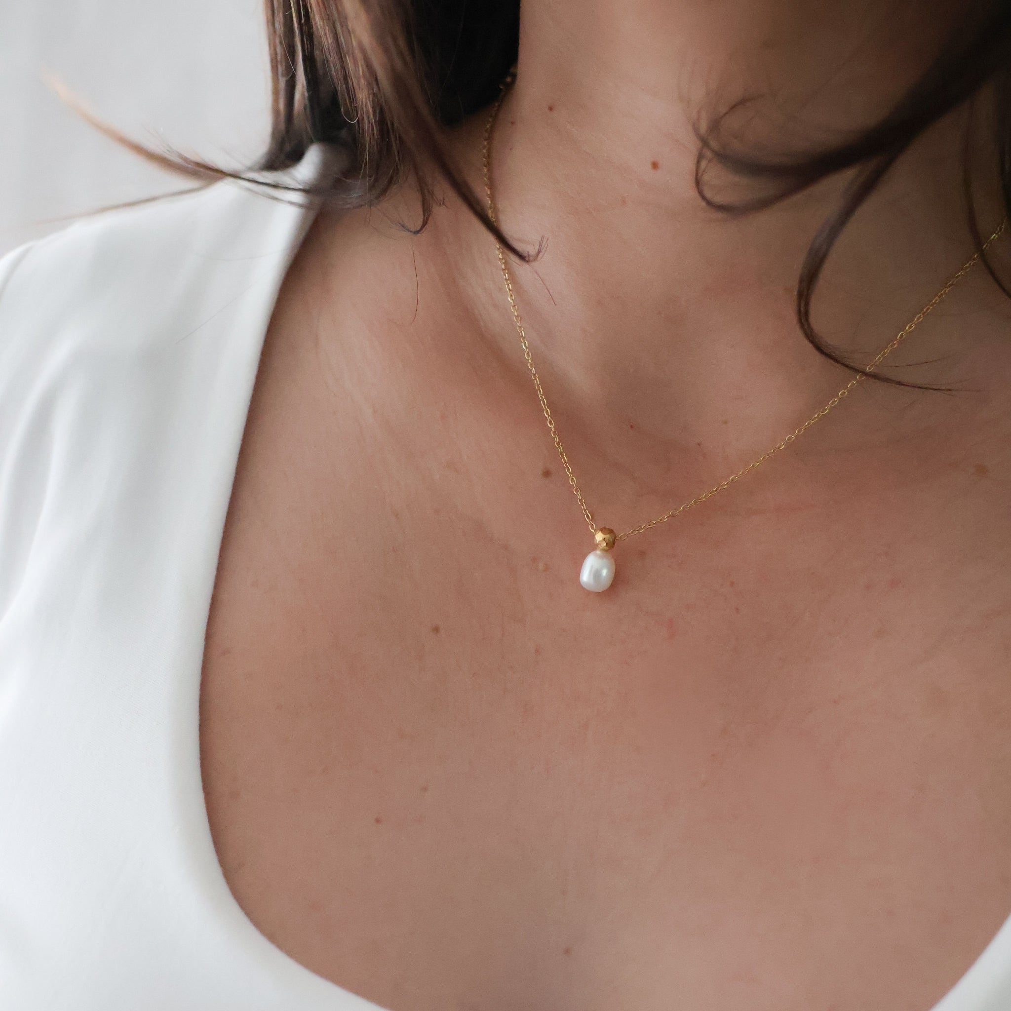 Necklace: Pearl Drop