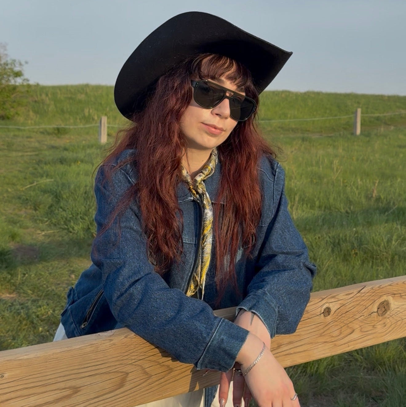 Sunglasses: Riley