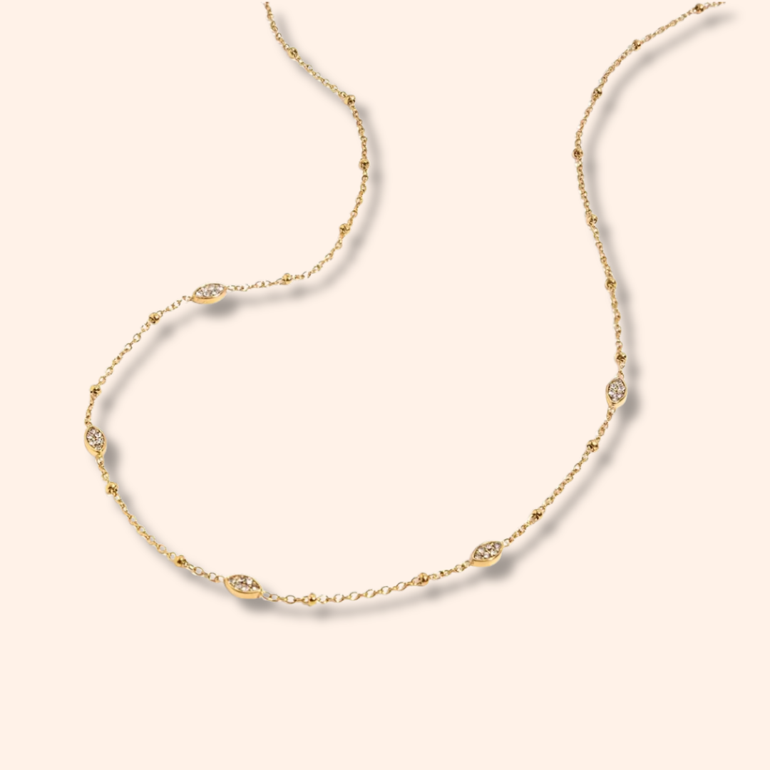 Necklace: Leah