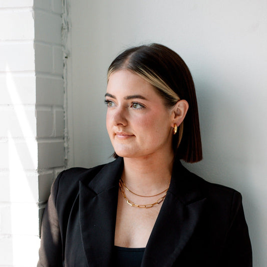 Necklace: Tory Jenny Be Free paperclip