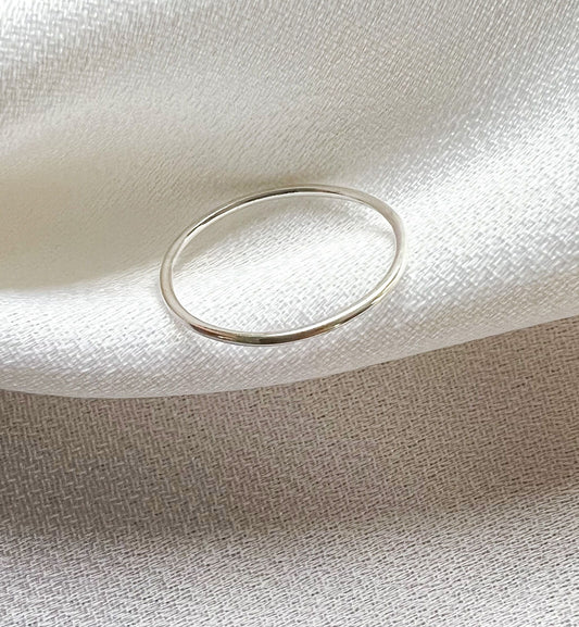 Silver dainty ring 