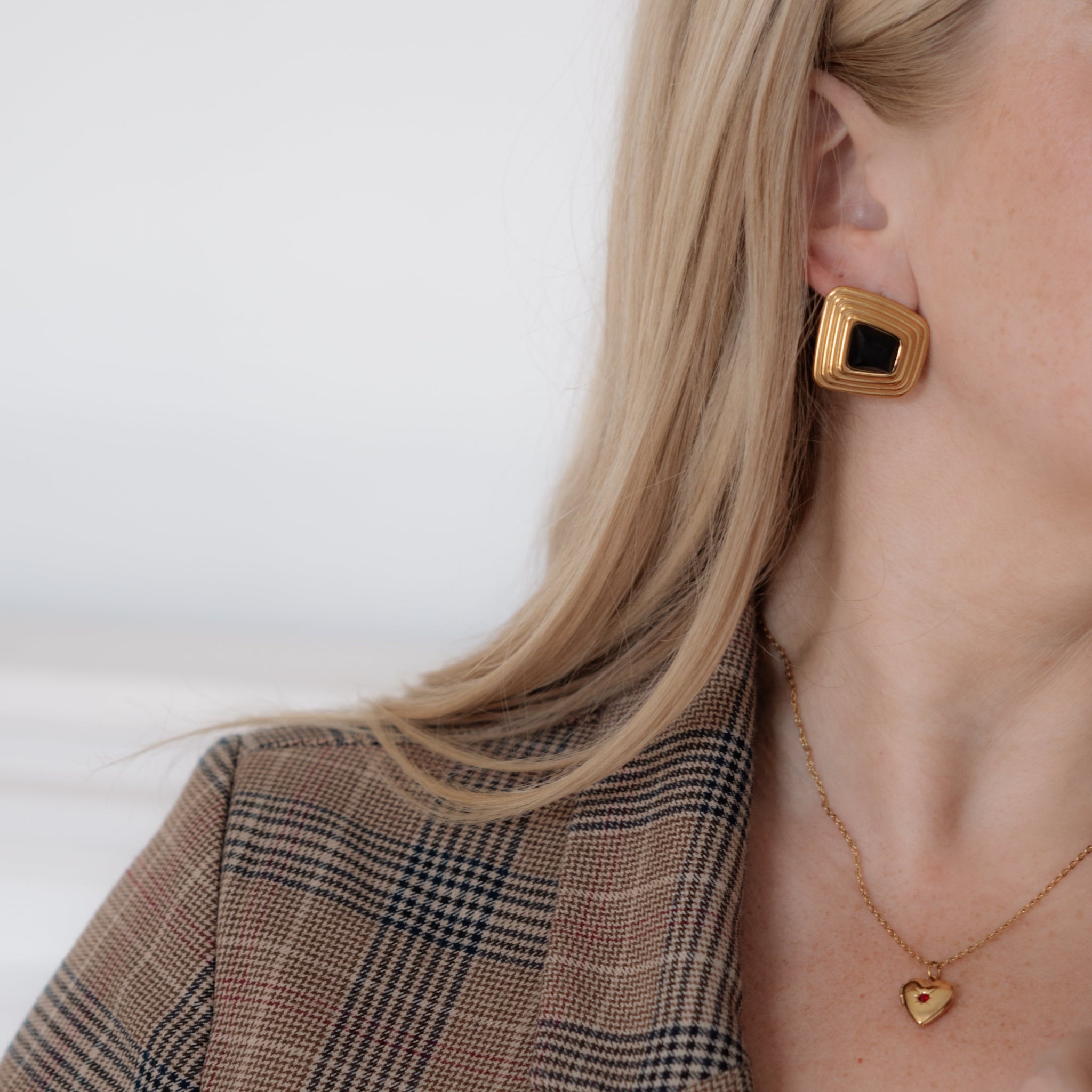 Statement Earring Gold and Black 