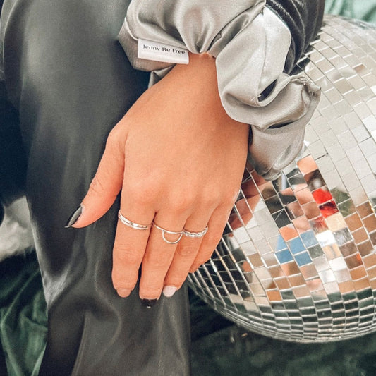 The Cardi Ring silver dainty